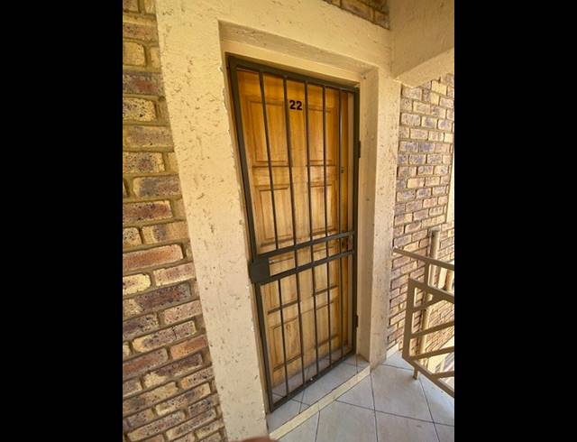1 BEDROOM FLAT FOR SALE IN RENSBURG